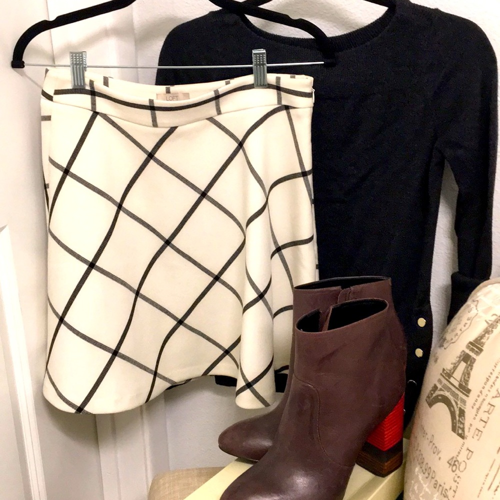 Loft Window pane flounce skirt, Perfect for fall/winter 🍁❄️